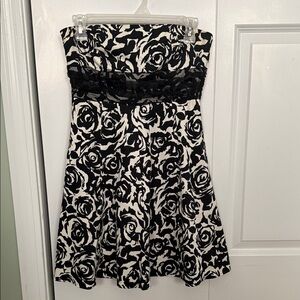 Forever 21 Black and Cream Patterned Dress